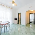拉日斯登兹艾公寓酒店 公寓式酒店 3*